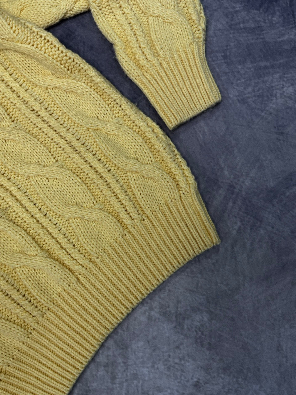 1980S ITALIAN YELLOW KNIT SWEATER - M