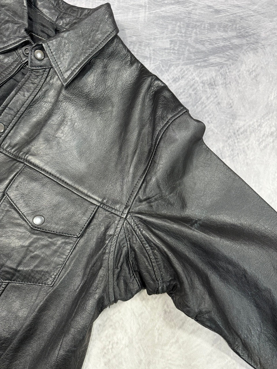 1990S BLACK LEATHER JACKET - M