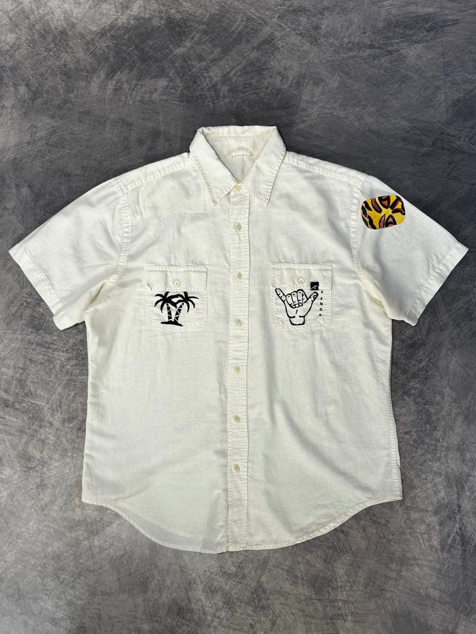 SURF WHITE SHIRT- SHORT SLEEVE - L