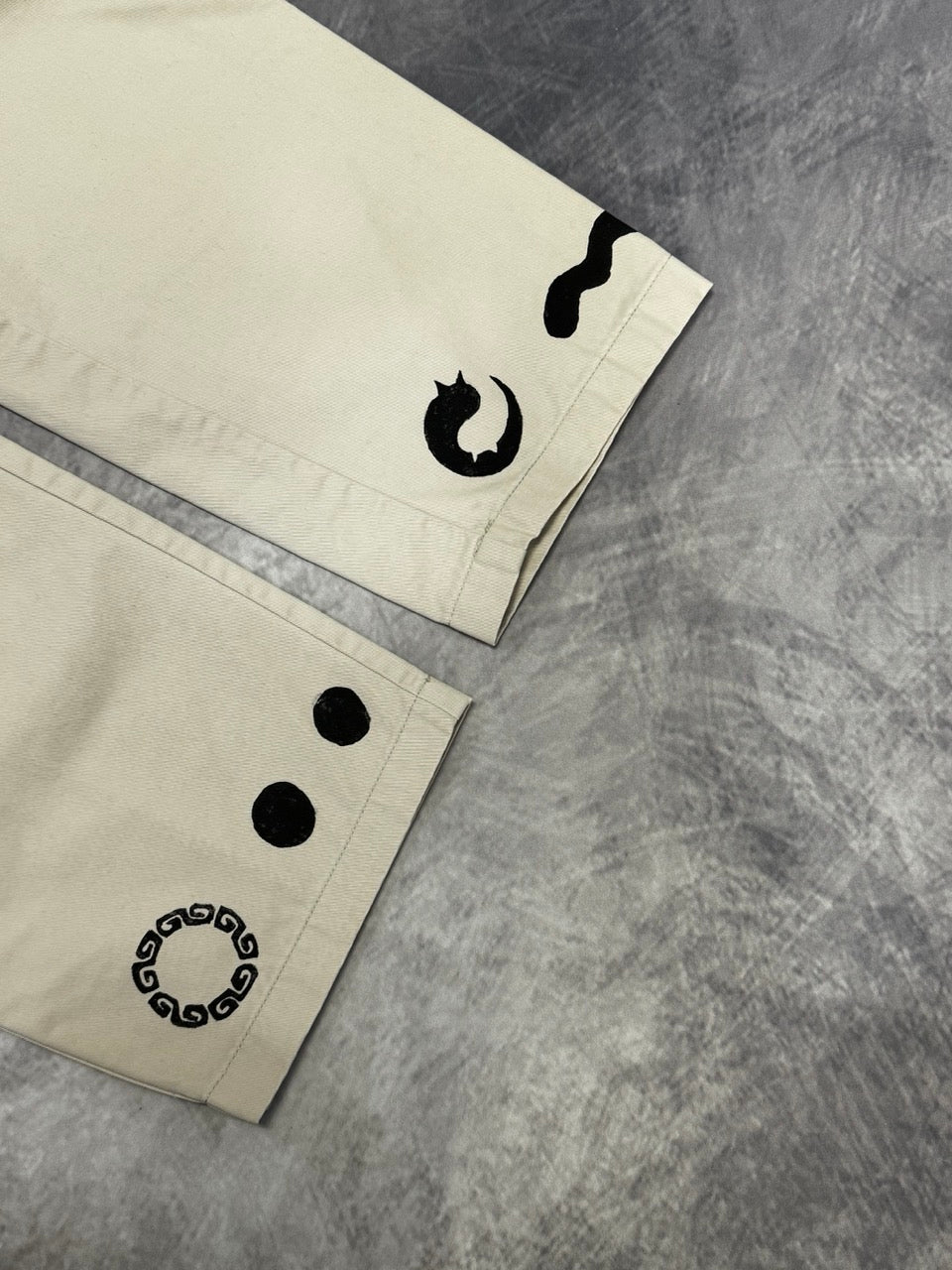 BEIGE TROUSERS - LEG PATTER 34X32