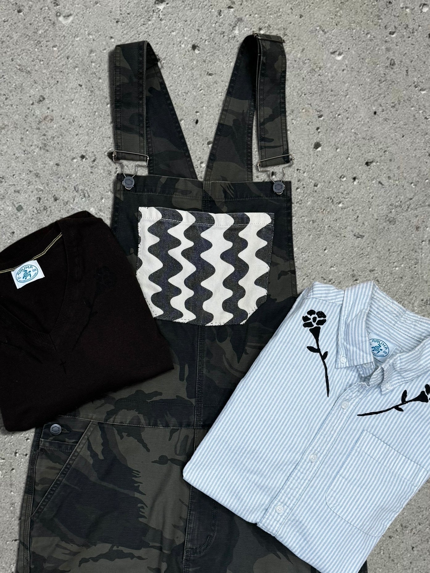 GREY CAMO OVERALLS  + LIGHT BLUE SHIRT + BROWN WOOL SWEATER - SET - M
