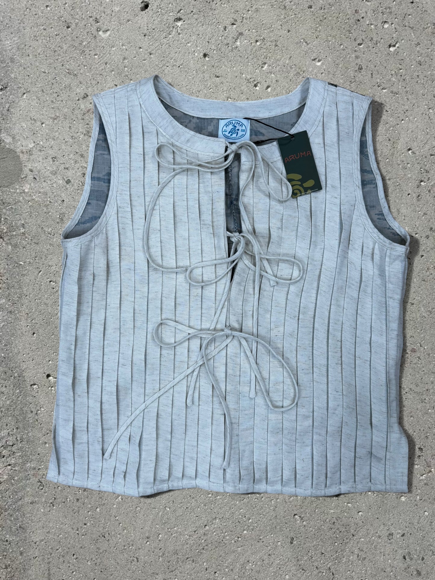 WHITE / GREEN CAMO SLEEVELESS TOP + BLUE JEANS - SET - M