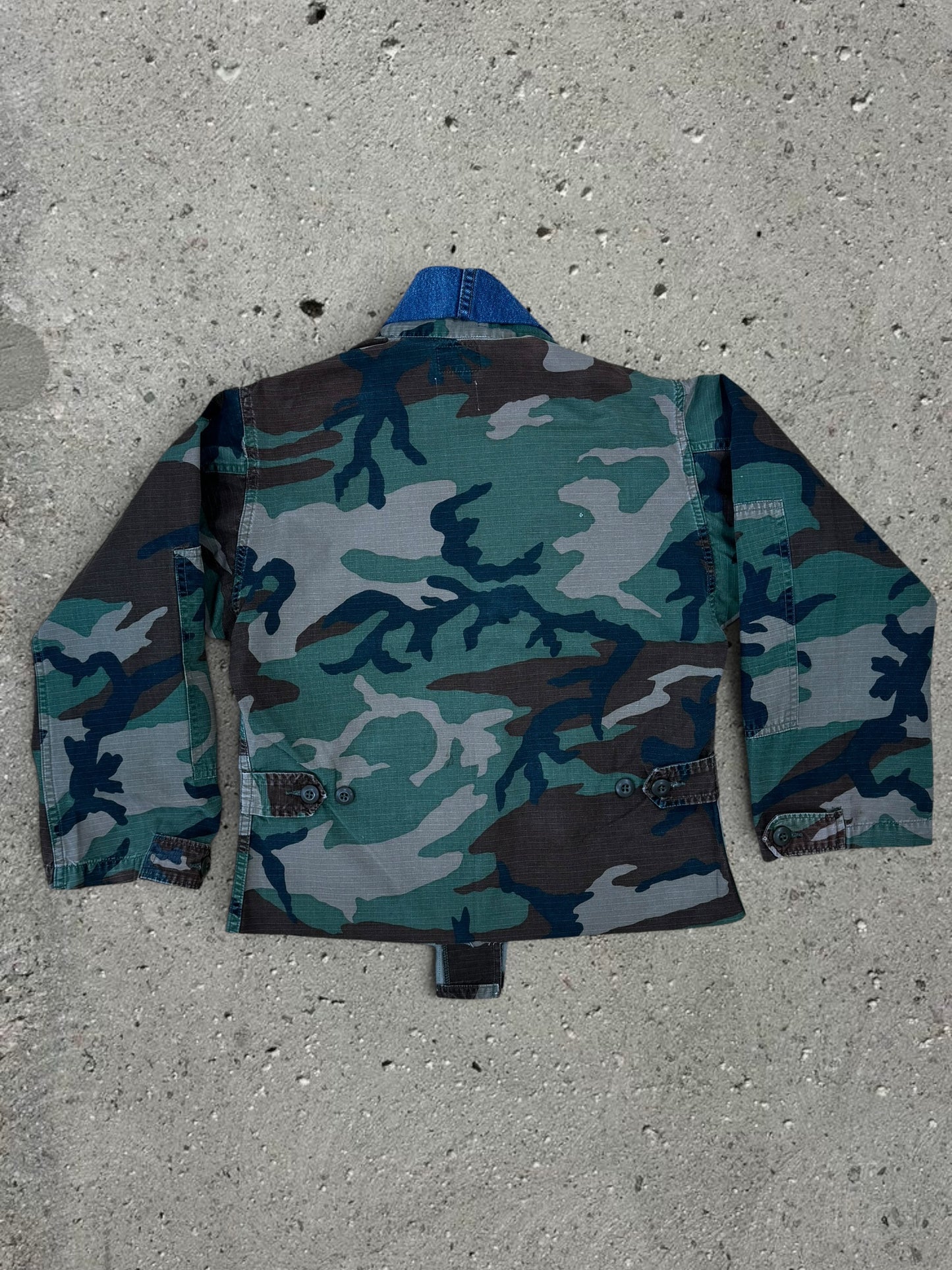 GREEN CAMO JACKET BLUE / BLACK DENIM POCKETS + BONE WHITE WIDE LEG TROUSERS - SET - S