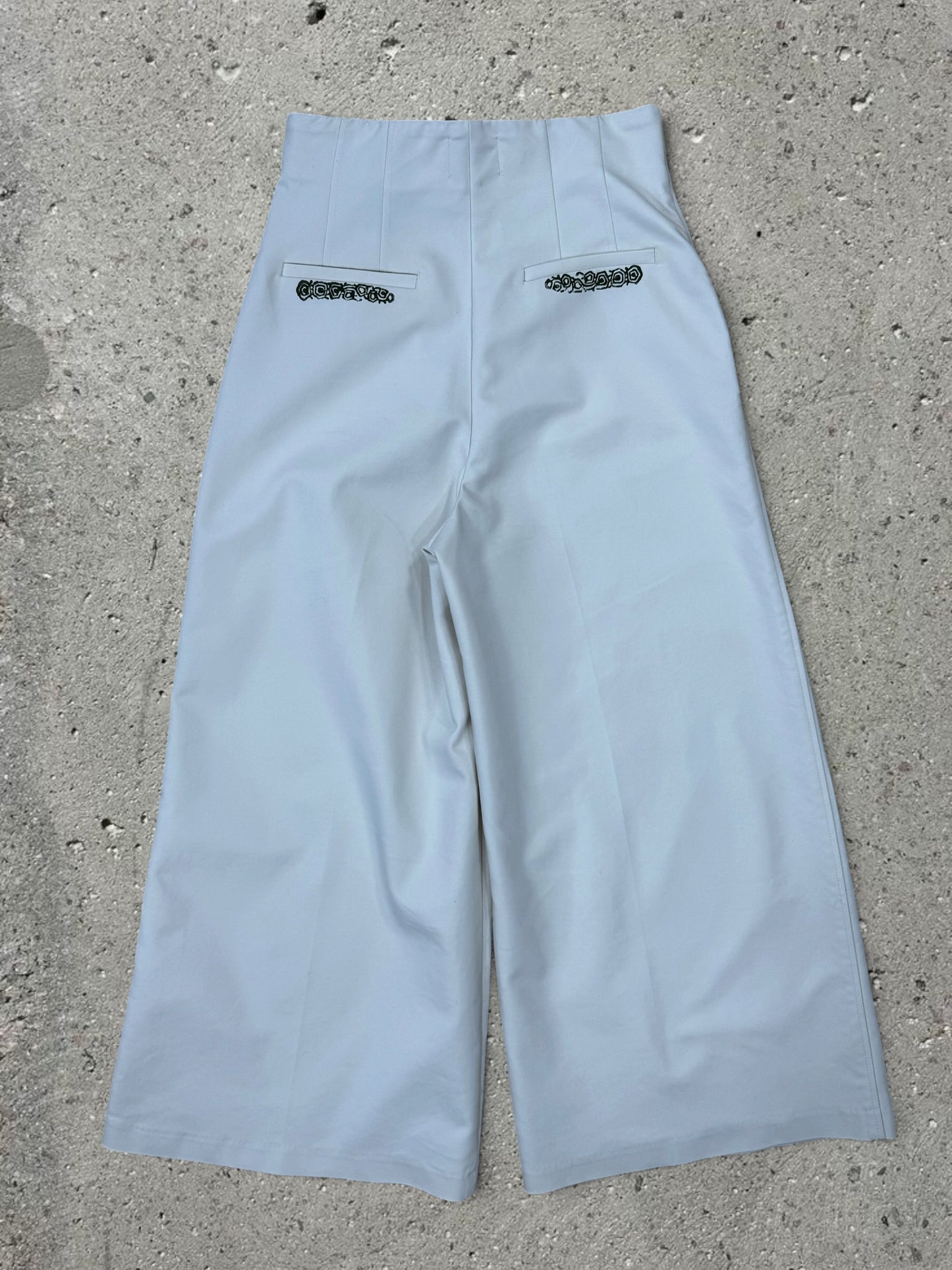GREEN CAMO JACKET BLUE / BLACK DENIM POCKETS + BONE WHITE WIDE LEG TROUSERS - SET - S