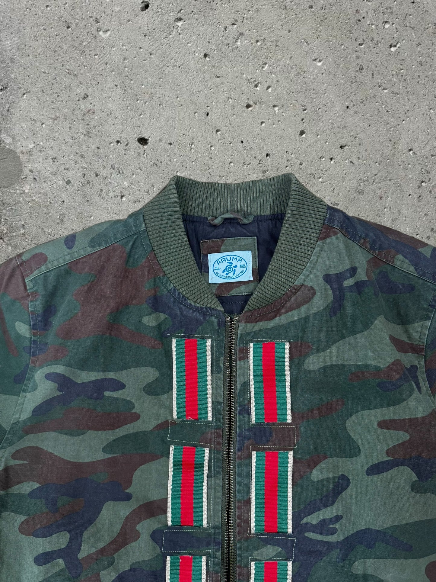 GREEN CAMO JACKET RED TRIM - M
