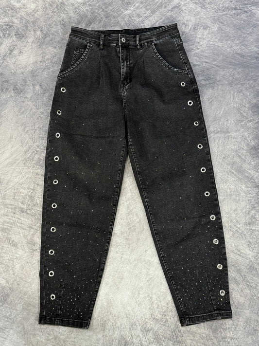 MOM BLACK JEAN - HEAT-SET  RHINESTONES - GROMMET DETAILING - M