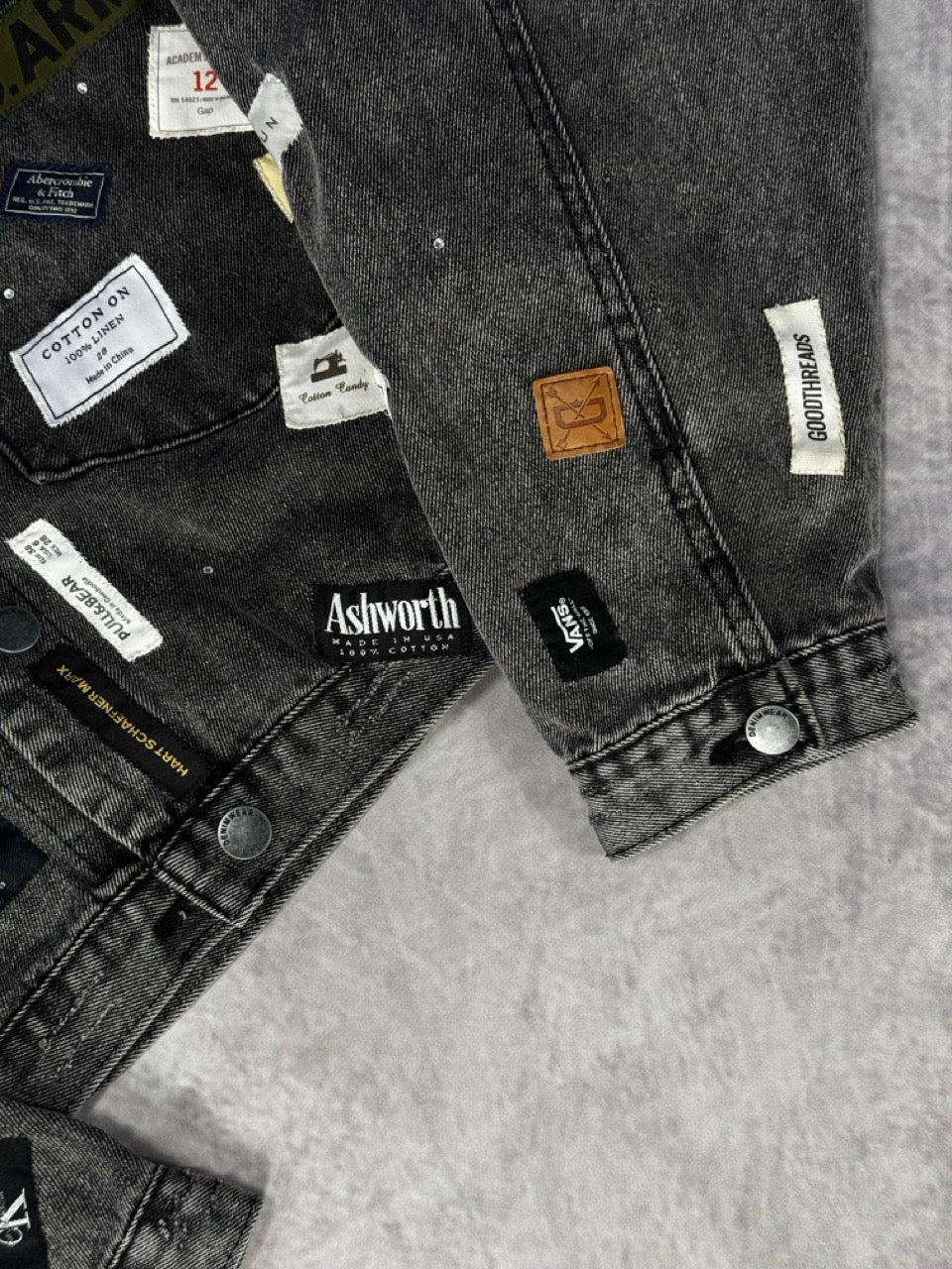 BLACK LABEL PATCHES DENIM JACKET - M