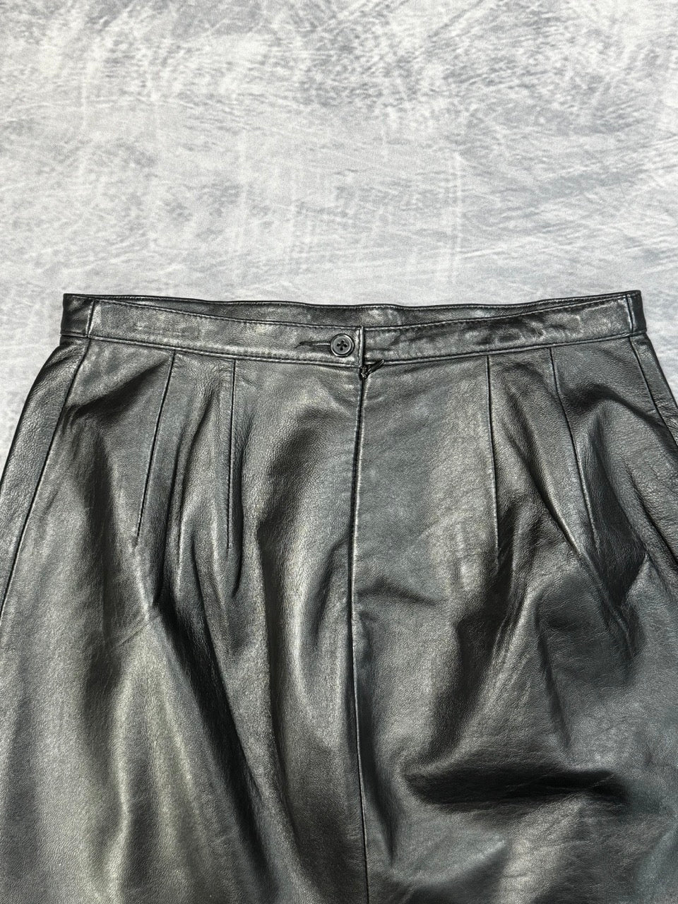 1990S BLACK LEATHER CLASSIC SKIRT - 8