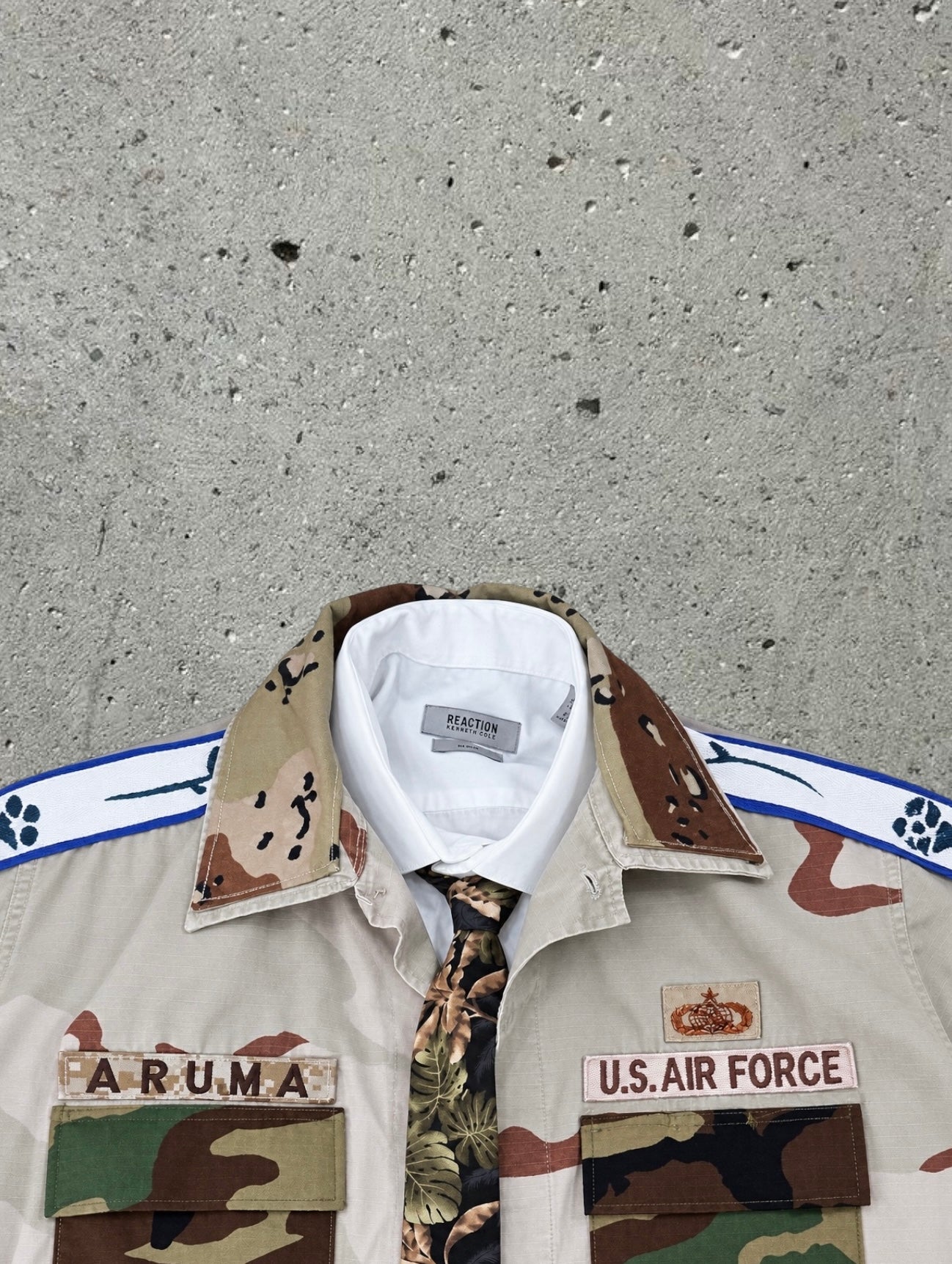 TAN CAMO JACKET + WHITE SHIRT + TIE + GREEN SHORTS - SET - M