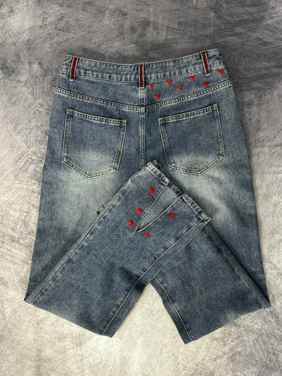 HEART EMBROIDERED JEANS - M